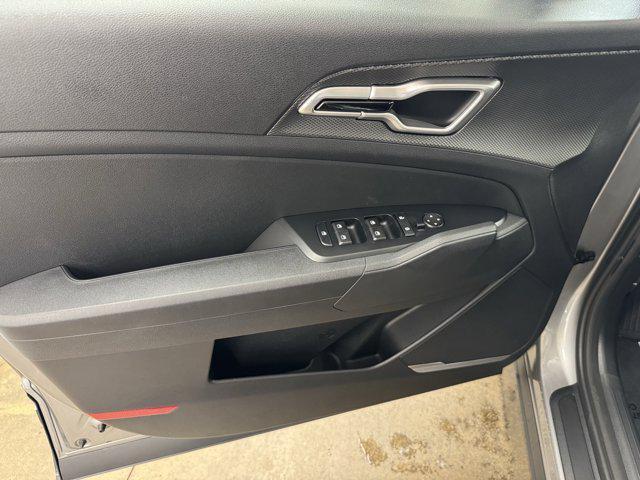 new 2025 Kia Sportage Hybrid car, priced at $28,676