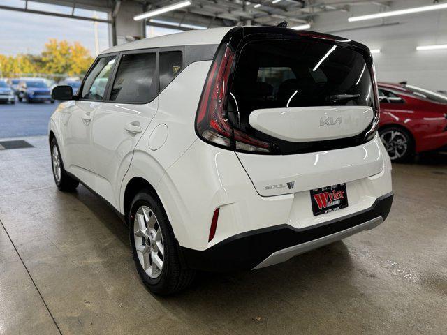 new 2025 Kia Soul car, priced at $21,679