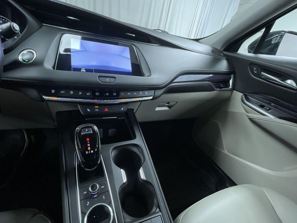 used 2022 Cadillac XT4 car, priced at $27,900