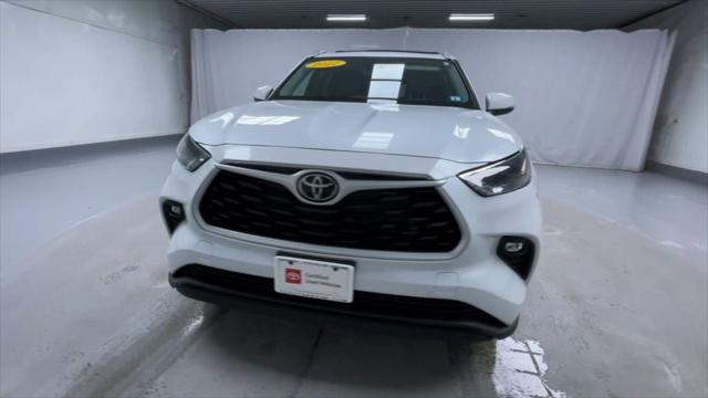 used 2022 Toyota Highlander car, priced at $39,995