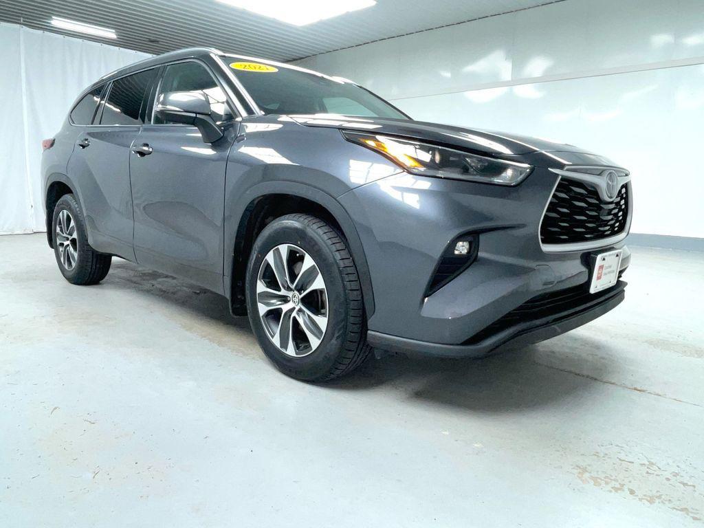 used 2021 Toyota Highlander car, priced at $34,995