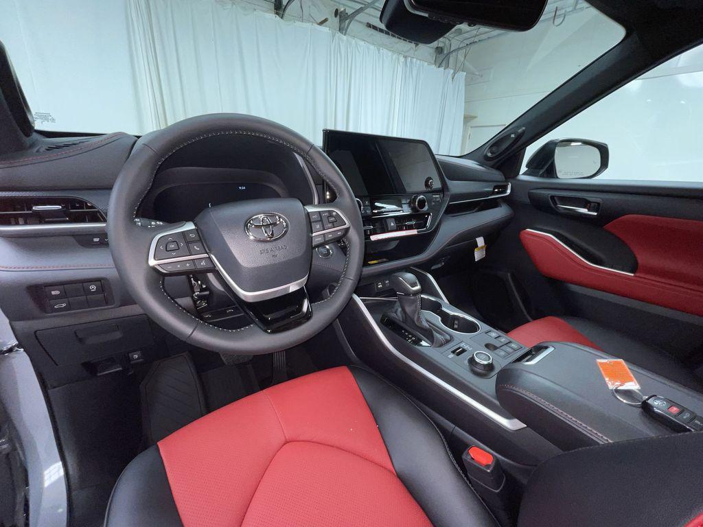 new 2025 Toyota Highlander car, priced at $51,058