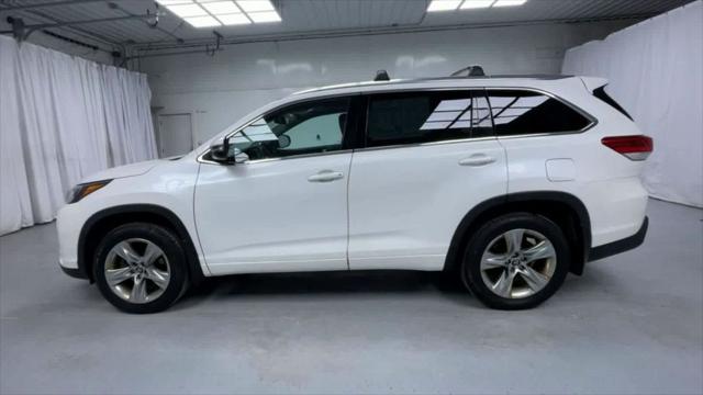 used 2018 Toyota Highlander car, priced at $25,900