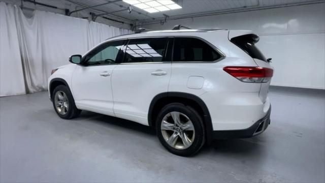 used 2018 Toyota Highlander car, priced at $25,900