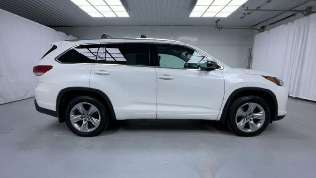 used 2018 Toyota Highlander car, priced at $25,900