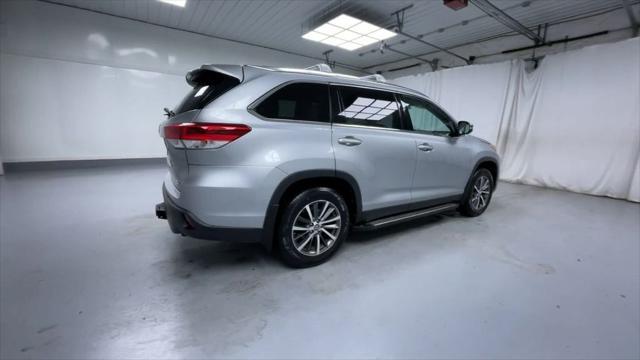 used 2019 Toyota Highlander car, priced at $26,995