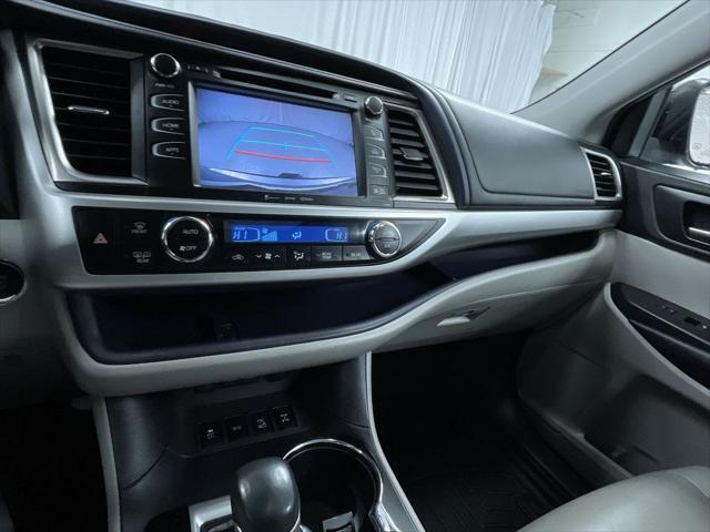 used 2019 Toyota Highlander car, priced at $26,995