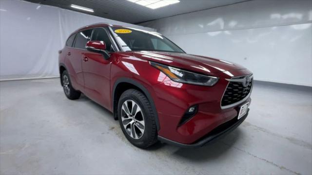 used 2021 Toyota Highlander car, priced at $35,995