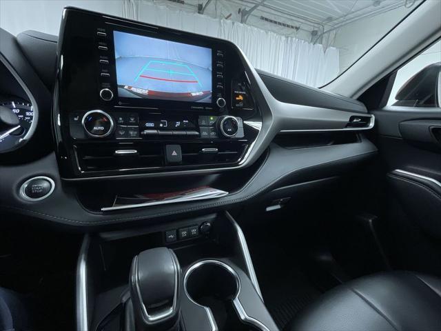 used 2021 Toyota Highlander car, priced at $35,995