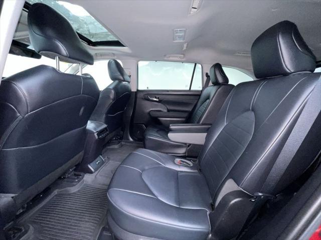 used 2021 Toyota Highlander car, priced at $35,995