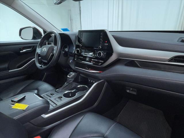 used 2021 Toyota Highlander car, priced at $35,995