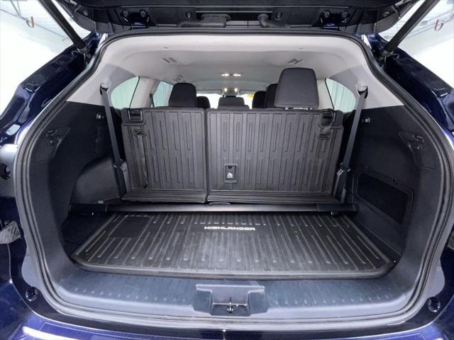 used 2022 Toyota Highlander car, priced at $34,995