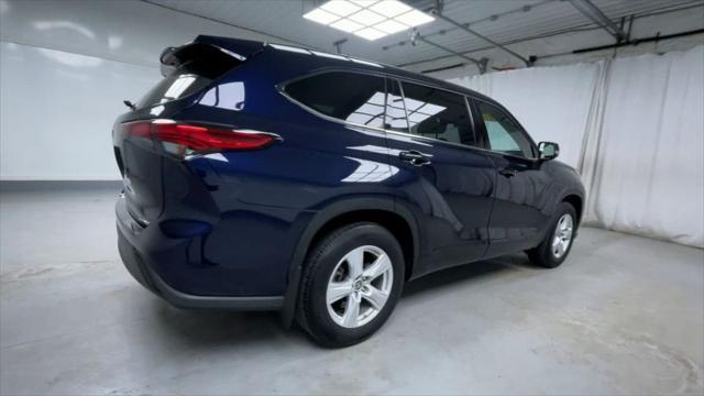 used 2022 Toyota Highlander car, priced at $34,995