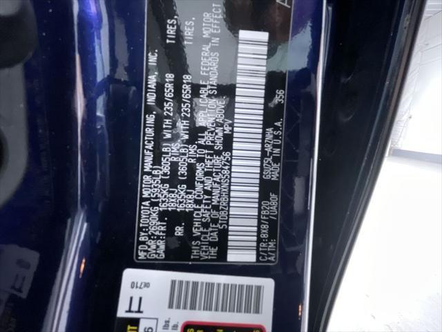 used 2022 Toyota Highlander car, priced at $34,995