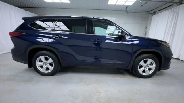 used 2022 Toyota Highlander car, priced at $34,995