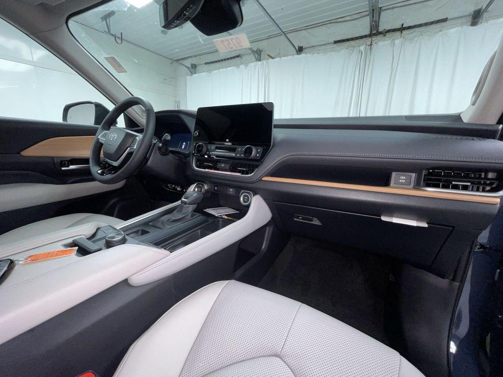 new 2025 Toyota Grand Highlander car, priced at $57,628