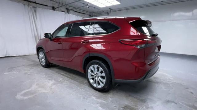 used 2021 Toyota Highlander car, priced at $37,995