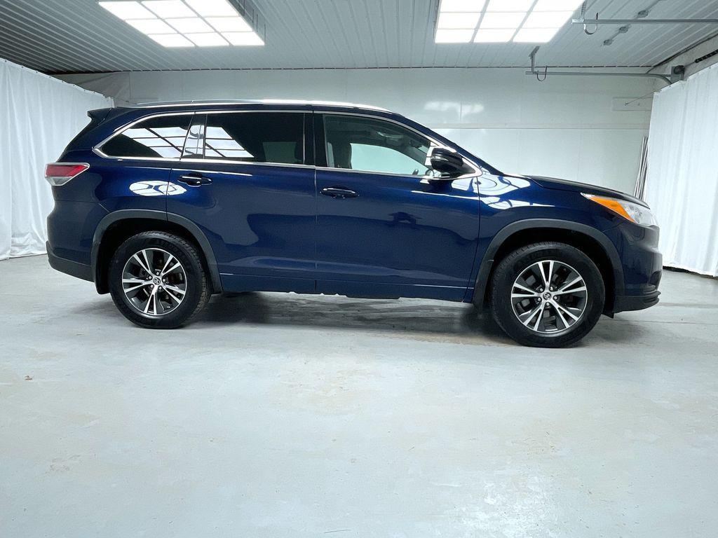 used 2016 Toyota Highlander car, priced at $21,995