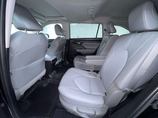 used 2022 Toyota Highlander car, priced at $38,995