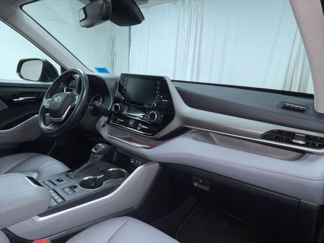 used 2022 Toyota Highlander car, priced at $38,995