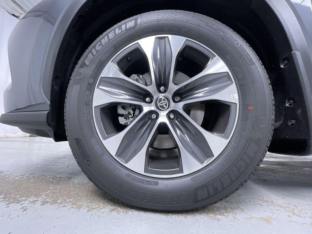 new 2025 Toyota Highlander car, priced at $47,378