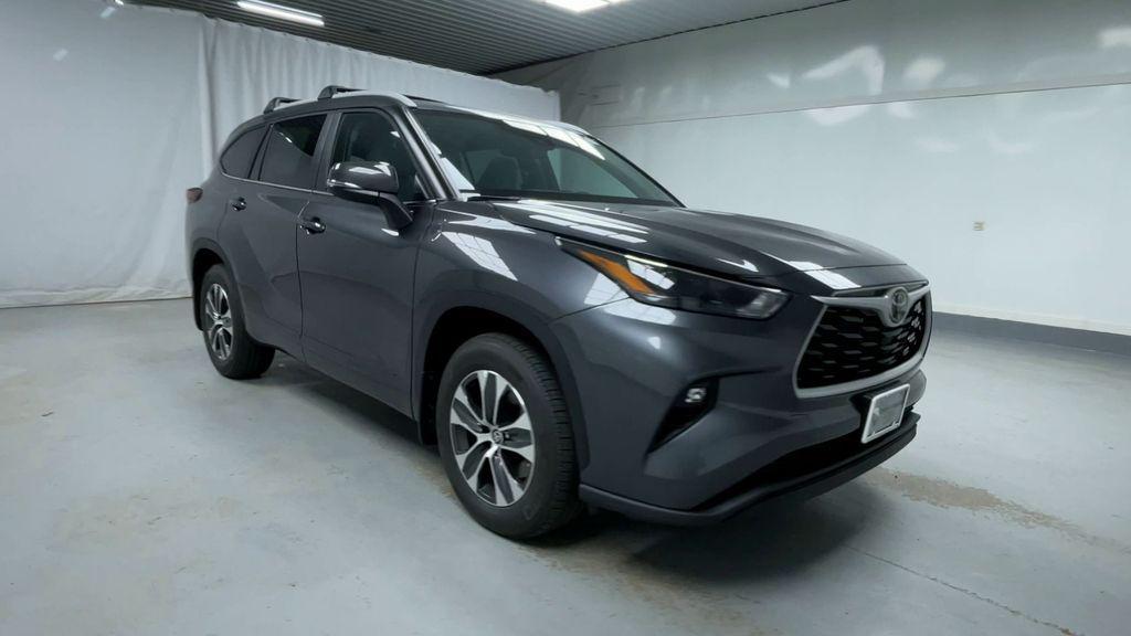 new 2025 Toyota Highlander car, priced at $47,378