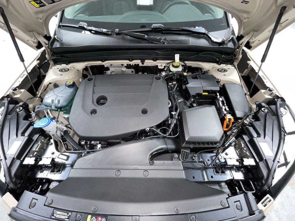 used 2025 Volvo XC40 car, priced at $37,500