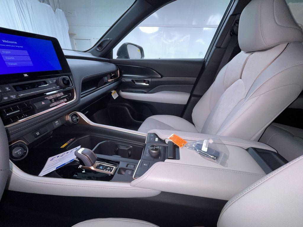 new 2026 Toyota Grand Highlander Hybrid car, priced at $60,158