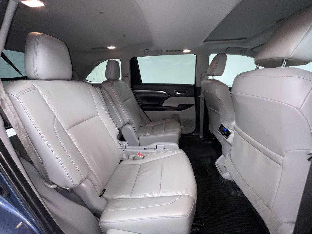 used 2019 Toyota Highlander car, priced at $26,995