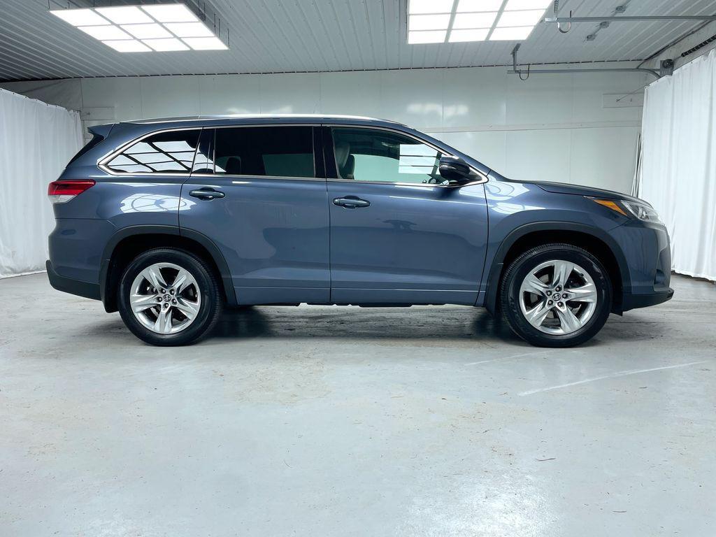 used 2019 Toyota Highlander car, priced at $26,995