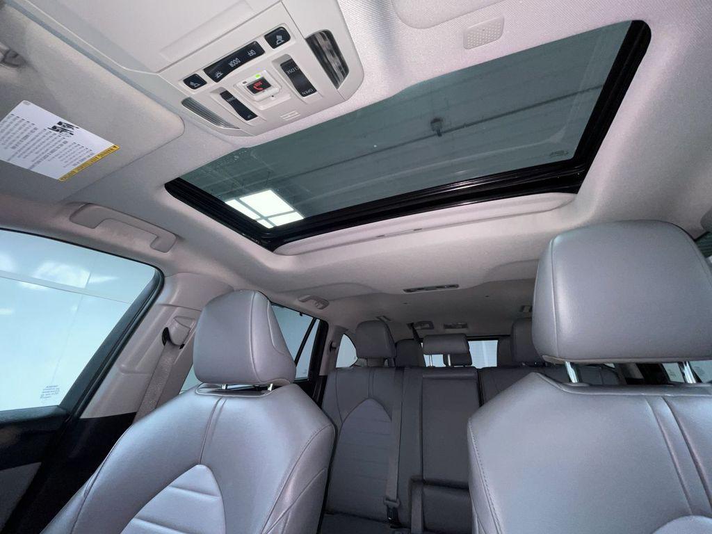 used 2022 Toyota Highlander car, priced at $34,900