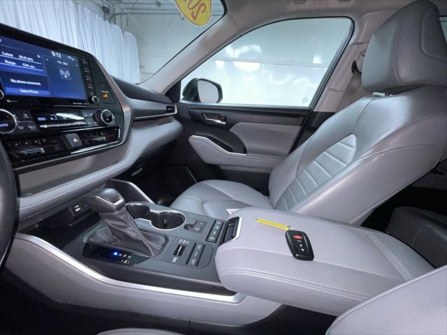 used 2022 Toyota Highlander car, priced at $37,995
