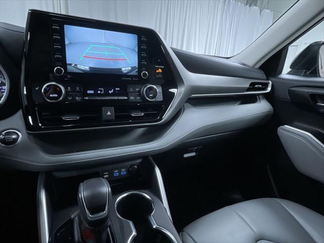 used 2022 Toyota Highlander car, priced at $37,995