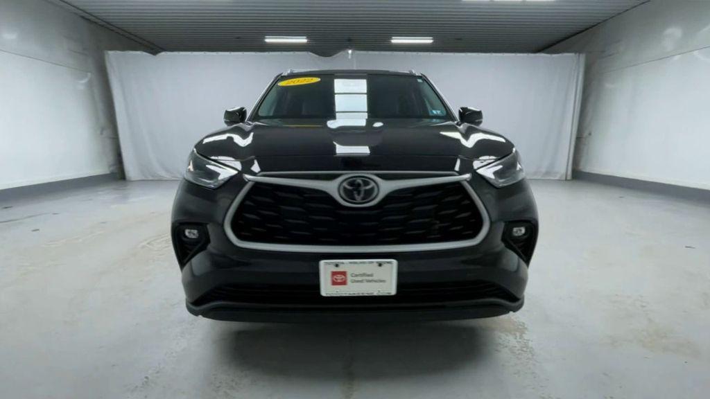 used 2022 Toyota Highlander car, priced at $34,900