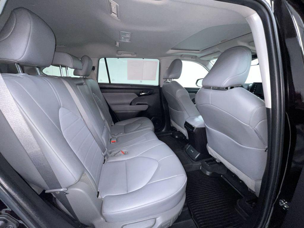 used 2022 Toyota Highlander car, priced at $34,900