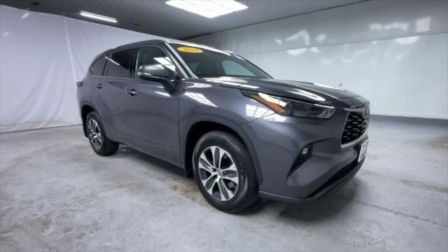 used 2022 Toyota Highlander car, priced at $36,995