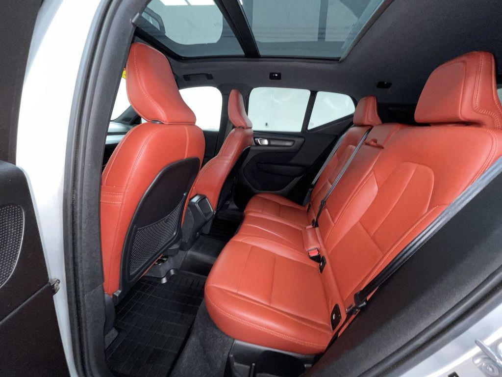 used 2019 Volvo XC40 car, priced at $21,995