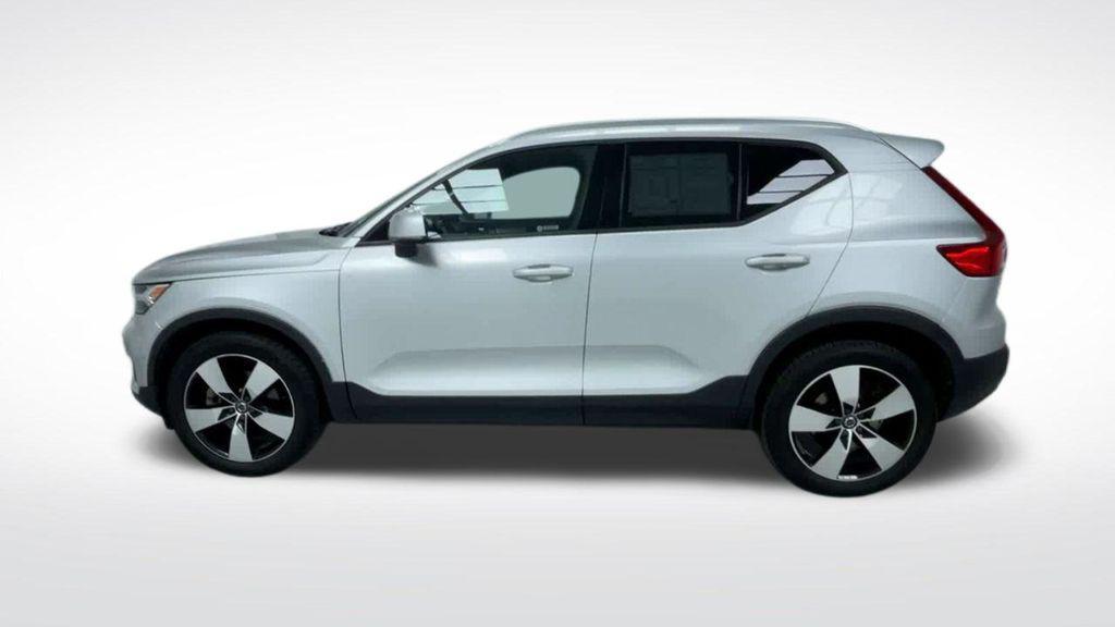 used 2019 Volvo XC40 car, priced at $21,995