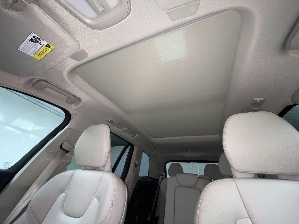 used 2023 Volvo XC90 car, priced at $41,995