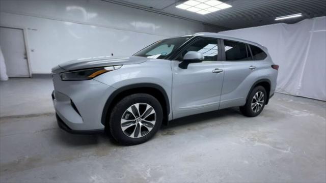 used 2023 Toyota Highlander car, priced at $40,995