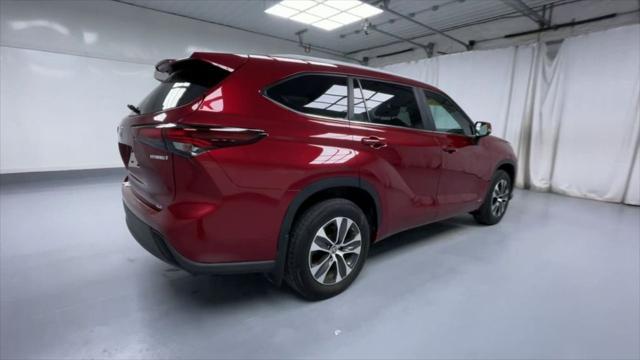 used 2024 Toyota Highlander Hybrid car, priced at $48,995