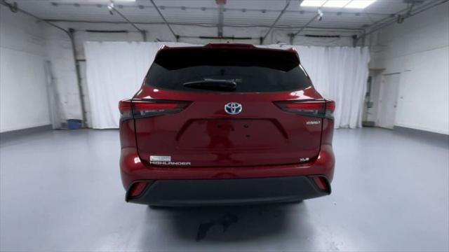 used 2024 Toyota Highlander Hybrid car, priced at $48,995