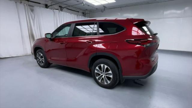 used 2024 Toyota Highlander Hybrid car, priced at $48,995