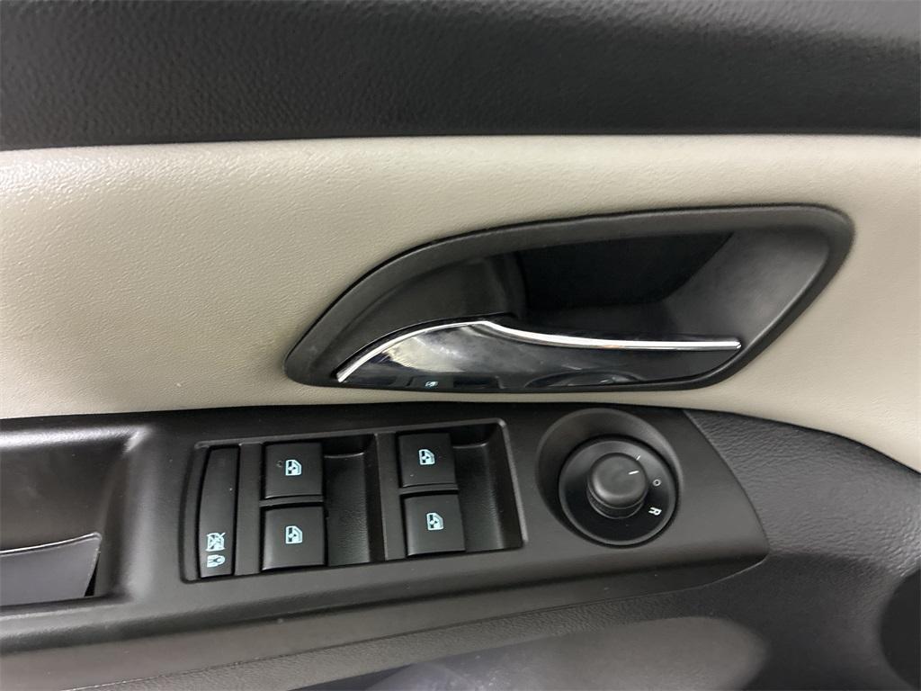 used 2014 Chevrolet Cruze car, priced at $8,400