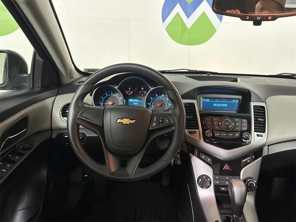 used 2014 Chevrolet Cruze car, priced at $8,400