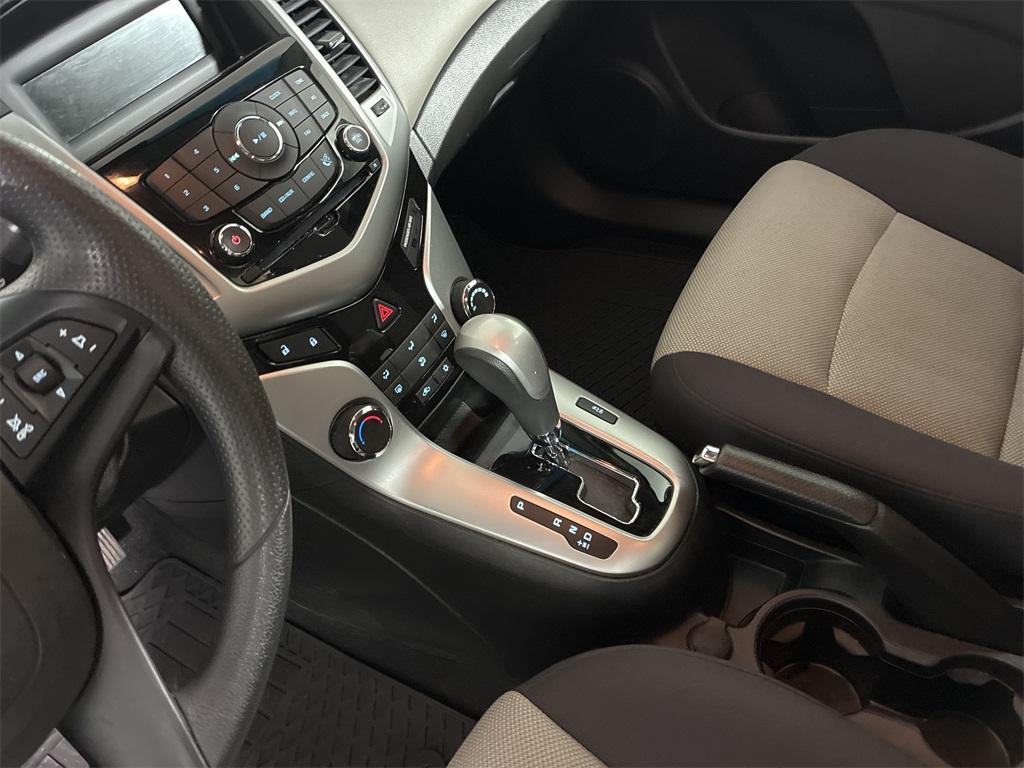 used 2014 Chevrolet Cruze car, priced at $8,400