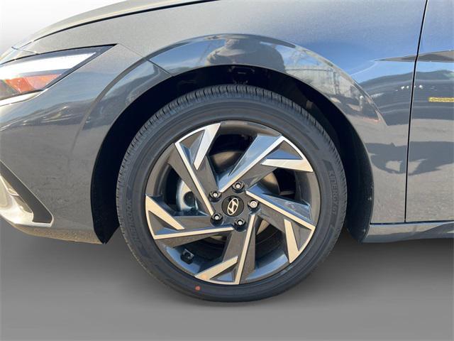 new 2025 Hyundai Elantra car, priced at $26,913