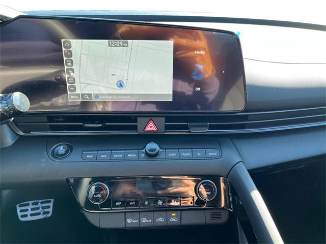 new 2025 Hyundai Elantra car, priced at $26,952