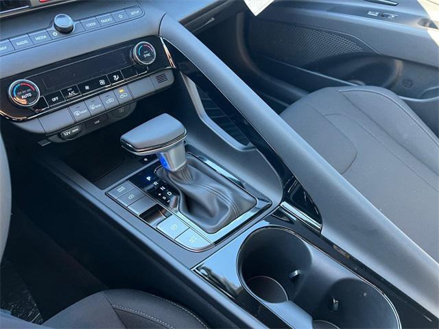 new 2025 Hyundai Elantra car, priced at $26,939