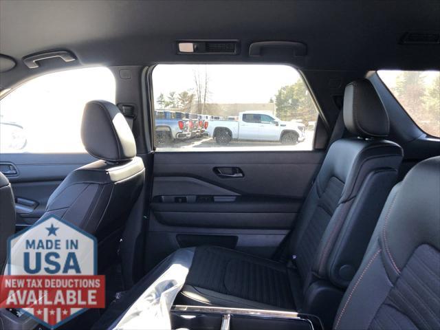 new 2025 Nissan Pathfinder car, priced at $44,675